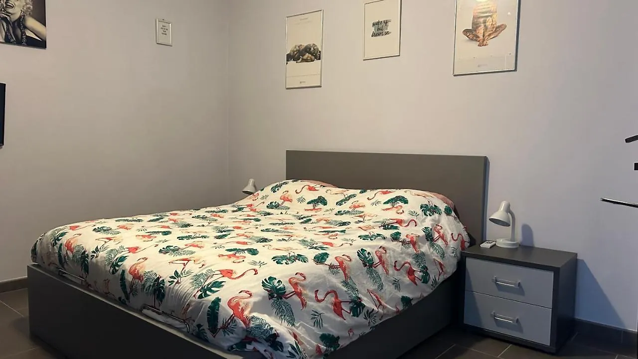 アパート Ruime Studio In Deurne アントウェルペン