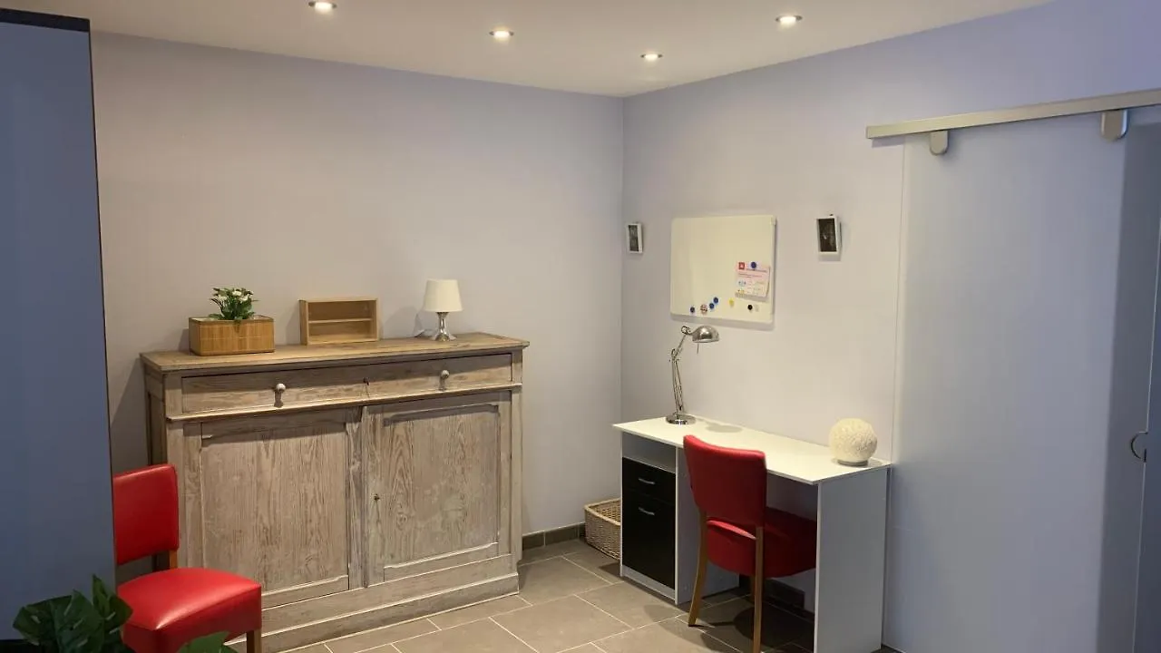 Ruime Studio In Deurne アントウェルペン 0*,